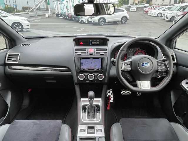 スバル ＷＲＸ Ｓ４ 2．0GT‐S アイサイト 静岡県 2015(平27)年 2.9万km アイスシルバーメタリック ●ワンオーナー/●純正ナビ/(フルセグ/CD/DVD/USB/Bluetooth)/(AVIC-R209)/●バックカメラ/●ブラックハーフレザーシート/●前席パワーシート/●電動パーキングブレーキ/●ヒルスタートアシスト/●衝突軽減ブレーキ/●レーンキープアシスト/●レーダークルーズコントロール/●LEDライト/●オートライト/●F/Rフォグランプ/●革巻きステアリング/●ステアリングスイッチ/●パドルシフト/●ETC/●前方ドライブレコーダー/●フロアマット/●電動格納ウインカーミラー/●ISOFIX/●リアプライバシーガラス/●スマートキー/●プッシュスタート/●スペアキー×1/●横滑り防止装置/●純正18インチアルミホイール/●W＋サイドSRS＋ABS/●保証書/●記録簿/(H28.3/H29.2/H30.3/H31.3/R2.3/R3.2/R4/3/R6.2)/●取扱説明書