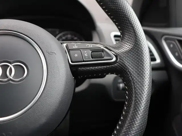 アウディ Ｑ３ Sラインコンペティション 長野県 2018(平30)年 3.4万km グレイシアホワイトメタリック 純ナビ/Sラインコンペティション/クルーズコントロール/4WD /純正18AW /シートヒーター/パワーシート /ETC /ステアリングスイッチ /エンジンスタートボタン