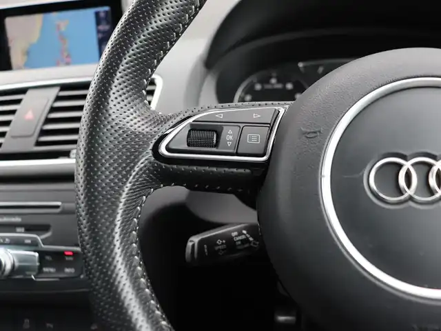 アウディ Ｑ３ Sラインコンペティション 長野県 2018(平30)年 3.4万km グレイシアホワイトメタリック 純ナビ/Sラインコンペティション/クルーズコントロール/4WD /純正18AW /シートヒーター/パワーシート /ETC /ステアリングスイッチ /エンジンスタートボタン