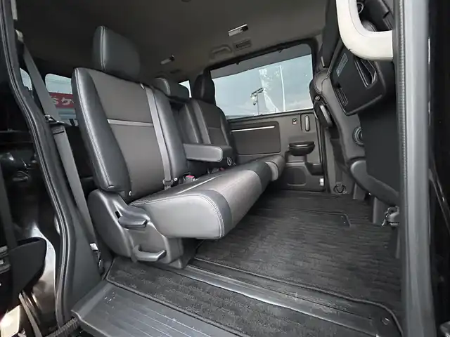 ホンダ ステップワゴン スパーダ クルスピセンシング 大阪府 2020(令2)年 2.4万km プレミアムスパークルブラックパール 純正１０インチナビ/   フルセグTV/CD/DVD/Bluetooth/USB/バックモニター/１１．６インチ後席モニター/衝突軽減ブレーキ/横滑り防止装置/前席シートヒーター/両側パワースライドドア/レーダークルーズコントロール/レーンキープアシスト/ステアリングスイッチ/アイドリングストップ/前後ドライブレコーダー/純正17インチアルミホイール/純正フロアマット/プッシュスタート/スマートキー/ＥＴＣ/ＬＥＤライト/禁煙車