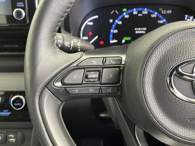 トヨタ ヤリスクロス ハイブリッド Z 愛知県 2023(令5)年 3.6万km ブラックマイカ/ベージュ 2トーン トヨタセーフティセンス/・プリクラッシュセーフティ/・レーントレーシングアラート/・ブラインドスポットモニター/・レアクロストラフィックアラート/・パーキングサポートブレーキ/・ロードサインアシスト/・オートマチックハイビーム/・レーダークルーズコントロール/純正ディスプレイオーディオ/・ナビ機能/・AM/FM/・Bluetooth/・Miracast/USB/パノラミックビューモニター/ステアリングスイッチ/革巻きステアリング/ステアリングヒーター/ETC/USB充電【typeC】/オートマチックヘッドライト/LEDヘッドライト/フォグランプ/ヘッドライトレベライザー/オートリトラミラー/純正18インチアルミホイール