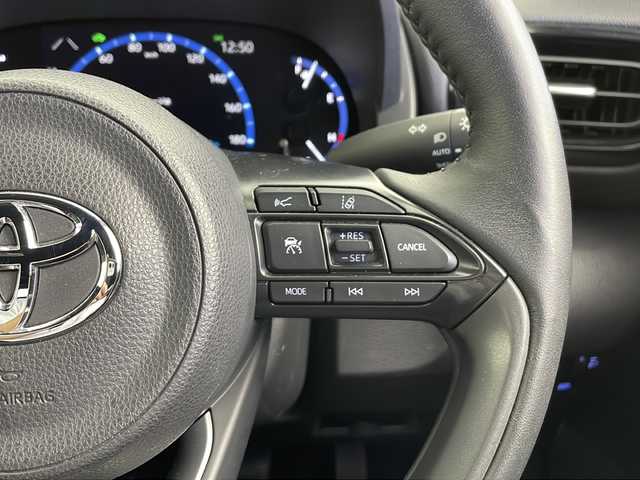 トヨタ ヤリスクロス ハイブリッド Z 愛知県 2023(令5)年 3.6万km ブラックマイカ/ベージュ 2トーン トヨタセーフティセンス/・プリクラッシュセーフティ/・レーントレーシングアラート/・ブラインドスポットモニター/・レアクロストラフィックアラート/・パーキングサポートブレーキ/・ロードサインアシスト/・オートマチックハイビーム/・レーダークルーズコントロール/純正ディスプレイオーディオ/・ナビ機能/・AM/FM/・Bluetooth/・Miracast/USB/パノラミックビューモニター/ステアリングスイッチ/革巻きステアリング/ステアリングヒーター/ETC/USB充電【typeC】/オートマチックヘッドライト/LEDヘッドライト/フォグランプ/ヘッドライトレベライザー/オートリトラミラー/純正18インチアルミホイール