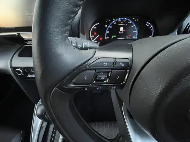 トヨタ ヤリスクロス ハイブリッド Z 千葉県 2023(令5)年 3.6万km ブラックマイカ/ベージュ 2トーン トヨタセーフティセンス/・衝突軽減ブレーキ/レーンキープアシスト/・レーダークルーズコントロール/オートハイビーム/・クリアランスソナー/純正メーカーディスプレイナビ/・BT/USB/カープレイ/全方位カメラ/ステアリングスイッチ/ETC/電動パーキングブレーキ/ハーフレザーシート/パワーシート(D席)/シートヒーター(D/N席)/ステアリングヒーター/LEDヘッドライト/オートライト/スマートキー/プッシュスタート/純正フロアマット/純正18インチAW