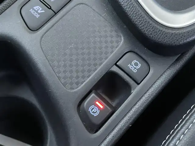 トヨタ ヤリスクロス ハイブリッド Z 千葉県 2023(令5)年 3.6万km ブラックマイカ/ベージュ 2トーン トヨタセーフティセンス/・衝突軽減ブレーキ/レーンキープアシスト/・レーダークルーズコントロール/オートハイビーム/・クリアランスソナー/純正メーカーディスプレイナビ/・BT/USB/カープレイ/全方位カメラ/ステアリングスイッチ/ETC/電動パーキングブレーキ/ハーフレザーシート/パワーシート(D席)/シートヒーター(D/N席)/ステアリングヒーター/LEDヘッドライト/オートライト/スマートキー/プッシュスタート/純正フロアマット/純正18インチAW