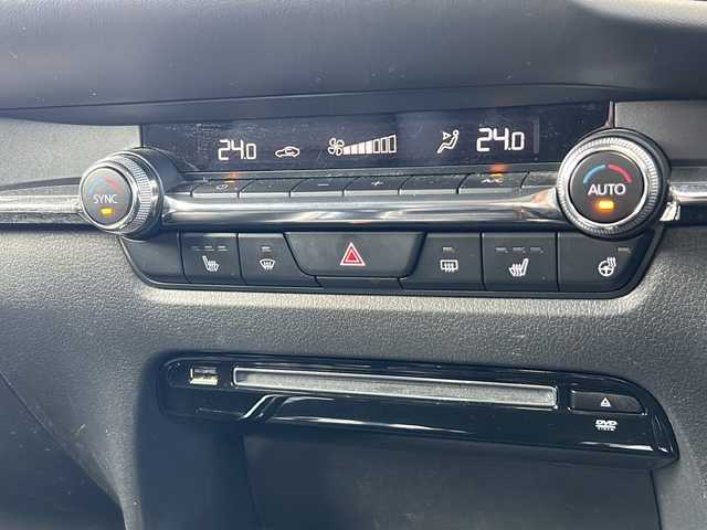 マツダ ＣＸ－３０ 20S Lパッケージ 静岡県 2020(令2)年 3.8万km スノーフレイクホワイトパールマイカ 純正SDナビ/・CD/・DVD/・フルセグＴＶ/・Bluetooth/・USB/・HDMI/・AM/・FM/主要装備/・衝突軽減/・レーンキープ/・追従クルコン/・BSM/・アラウンドビューモニター/・前後コーナーセンサー/・MTモード付/・電動リアゲート/・D席パワーシート/・シートヒーターD/N席/・ハンドルヒーター/・ビルトインETC/・前後ドラレコ/・LEDオートライト/・オートハイビーム/・電動パーキングブレーキ/・オートホールド/・純正フロアマット/・純正アルミホイール