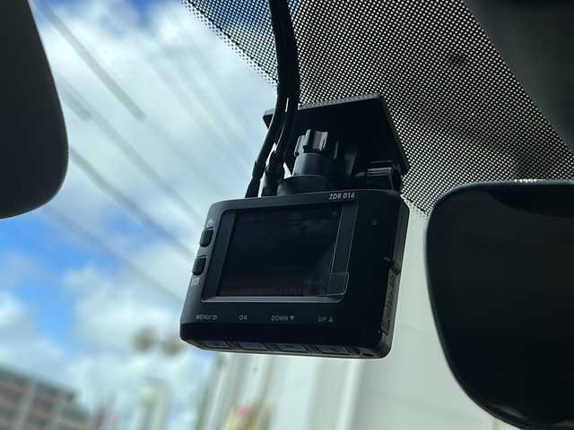 マツダ ＣＸ－３０ 20S Lパッケージ 静岡県 2020(令2)年 3.8万km スノーフレイクホワイトパールマイカ 純正SDナビ/・CD/・DVD/・フルセグＴＶ/・Bluetooth/・USB/・HDMI/・AM/・FM/主要装備/・衝突軽減/・レーンキープ/・追従クルコン/・BSM/・アラウンドビューモニター/・前後コーナーセンサー/・MTモード付/・電動リアゲート/・D席パワーシート/・シートヒーターD/N席/・ハンドルヒーター/・ビルトインETC/・前後ドラレコ/・LEDオートライト/・オートハイビーム/・電動パーキングブレーキ/・オートホールド/・純正フロアマット/・純正アルミホイール