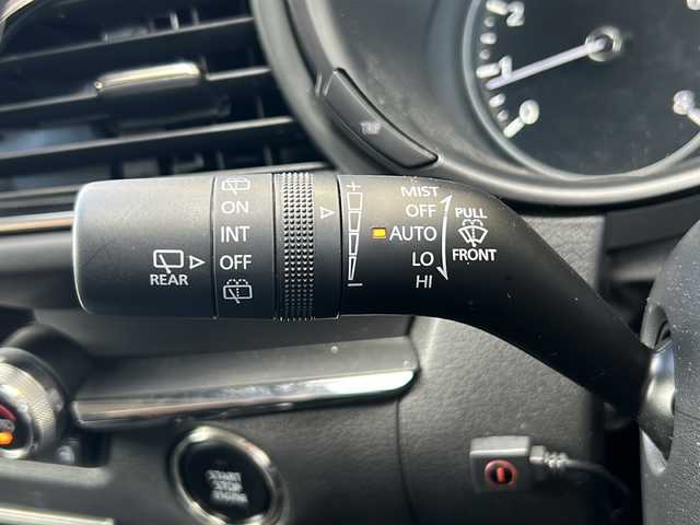 マツダ ＣＸ－３０ 20S Lパッケージ 静岡県 2020(令2)年 3.8万km スノーフレイクホワイトパールマイカ 純正SDナビ/・CD/・DVD/・フルセグＴＶ/・Bluetooth/・USB/・HDMI/・AM/・FM/主要装備/・衝突軽減/・レーンキープ/・追従クルコン/・BSM/・アラウンドビューモニター/・前後コーナーセンサー/・MTモード付/・電動リアゲート/・D席パワーシート/・シートヒーターD/N席/・ハンドルヒーター/・ビルトインETC/・前後ドラレコ/・LEDオートライト/・オートハイビーム/・電動パーキングブレーキ/・オートホールド/・純正フロアマット/・純正アルミホイール