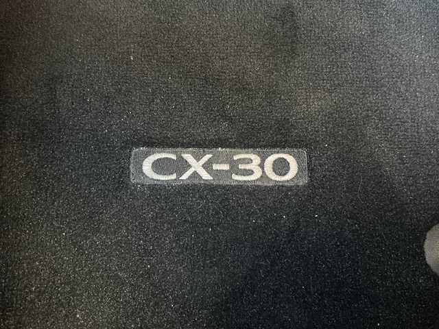 マツダ ＣＸ－３０ 20S Lパッケージ 静岡県 2020(令2)年 3.8万km スノーフレイクホワイトパールマイカ 純正SDナビ/・CD/・DVD/・フルセグＴＶ/・Bluetooth/・USB/・HDMI/・AM/・FM/主要装備/・衝突軽減/・レーンキープ/・追従クルコン/・BSM/・アラウンドビューモニター/・前後コーナーセンサー/・MTモード付/・電動リアゲート/・D席パワーシート/・シートヒーターD/N席/・ハンドルヒーター/・ビルトインETC/・前後ドラレコ/・LEDオートライト/・オートハイビーム/・電動パーキングブレーキ/・オートホールド/・純正フロアマット/・純正アルミホイール