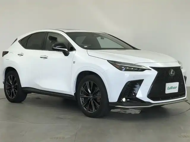 レクサス ＮＸ 450h+ Fスポーツ 愛知県 2023(令5)年 2.3万km ホワイトノーヴァガラスフレーク ・４WD/・サンルーフ/・純正14インチナビ/・Bluetooth/・全方位カメラ/・フルセグTV/・レクサスセーフティシステム/・衝突被害軽減システム/・クルーズコントロール/・ブラインドスポットモニター/・コーナーセンサー/・レーンキープアシスト/・オートマチックハイビーム/・オートライト/・LEDヘッドライト/・LEDフォグランプ/・シートメモリー/・パワーシート/・エアシート/・シートヒーター/・ステアリングヒーター/・パドルシフト/・ドライブレコーダー/・ETC2.0/・純正AW/・純正フロアマット/・プッシュスタート/・スマートキー
