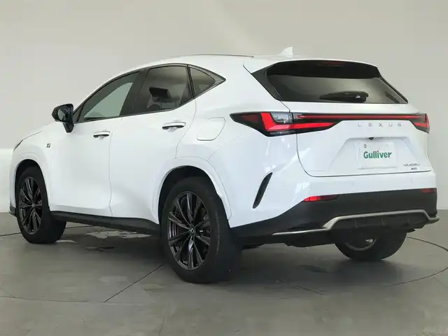 レクサス ＮＸ 450h+ Fスポーツ 愛知県 2023(令5)年 2.3万km ホワイトノーヴァガラスフレーク ・４WD/・サンルーフ/・純正14インチナビ/・Bluetooth/・全方位カメラ/・フルセグTV/・レクサスセーフティシステム/・衝突被害軽減システム/・クルーズコントロール/・ブラインドスポットモニター/・コーナーセンサー/・レーンキープアシスト/・オートマチックハイビーム/・オートライト/・LEDヘッドライト/・LEDフォグランプ/・シートメモリー/・パワーシート/・エアシート/・シートヒーター/・ステアリングヒーター/・パドルシフト/・ドライブレコーダー/・ETC2.0/・純正AW/・純正フロアマット/・プッシュスタート/・スマートキー