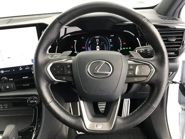 レクサス ＮＸ 450h+ Fスポーツ 愛知県 2023(令5)年 2.3万km ホワイトノーヴァガラスフレーク ・４WD/・サンルーフ/・純正14インチナビ/・Bluetooth/・全方位カメラ/・フルセグTV/・レクサスセーフティシステム/・衝突被害軽減システム/・クルーズコントロール/・ブラインドスポットモニター/・コーナーセンサー/・レーンキープアシスト/・オートマチックハイビーム/・オートライト/・LEDヘッドライト/・LEDフォグランプ/・シートメモリー/・パワーシート/・エアシート/・シートヒーター/・ステアリングヒーター/・パドルシフト/・ドライブレコーダー/・ETC2.0/・純正AW/・純正フロアマット/・プッシュスタート/・スマートキー