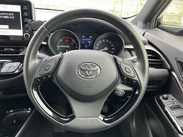 トヨタ Ｃ－ＨＲ G 熊本県 2020(令2)年 4.8万km ホワイトパールクリスタルシャイン モデリスタエアロ/ワンオーナー/プッシュスタート/純正ディスプレイオーディオ/（フルセグTV・BTオーディオ）/全方位カメラ/ビルトインETC/前後ドライブレコーダー/純正18インチAW/前後キャリパー/レーダークルーズ/ハーフレザーシート/LEDヘッドライト/オートライト/フォグライト/前後コーナーセンサー/横滑り防止装置/ウィンカーミラー/純正フロアマット/新車保証書/取扱説明書/スマートスペアキー×1本