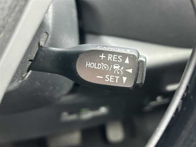 トヨタ Ｃ－ＨＲ G 熊本県 2020(令2)年 4.8万km ホワイトパールクリスタルシャイン モデリスタエアロ/ワンオーナー/プッシュスタート/純正ディスプレイオーディオ/（フルセグTV・BTオーディオ）/全方位カメラ/ビルトインETC/前後ドライブレコーダー/純正18インチAW/前後キャリパー/レーダークルーズ/ハーフレザーシート/LEDヘッドライト/オートライト/フォグライト/前後コーナーセンサー/横滑り防止装置/ウィンカーミラー/純正フロアマット/新車保証書/取扱説明書/スマートスペアキー×1本