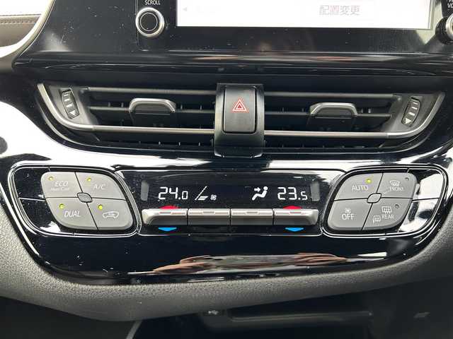 トヨタ Ｃ－ＨＲ G 熊本県 2020(令2)年 4.8万km ホワイトパールクリスタルシャイン モデリスタエアロ/ワンオーナー/プッシュスタート/純正ディスプレイオーディオ/（フルセグTV・BTオーディオ）/全方位カメラ/ビルトインETC/前後ドライブレコーダー/純正18インチAW/前後キャリパー/レーダークルーズ/ハーフレザーシート/LEDヘッドライト/オートライト/フォグライト/前後コーナーセンサー/横滑り防止装置/ウィンカーミラー/純正フロアマット/新車保証書/取扱説明書/スマートスペアキー×1本