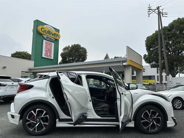 トヨタ Ｃ－ＨＲ G 熊本県 2020(令2)年 4.8万km ホワイトパールクリスタルシャイン モデリスタエアロ/ワンオーナー/プッシュスタート/純正ディスプレイオーディオ/（フルセグTV・BTオーディオ）/全方位カメラ/ビルトインETC/前後ドライブレコーダー/純正18インチAW/前後キャリパー/レーダークルーズ/ハーフレザーシート/LEDヘッドライト/オートライト/フォグライト/前後コーナーセンサー/横滑り防止装置/ウィンカーミラー/純正フロアマット/新車保証書/取扱説明書/スマートスペアキー×1本