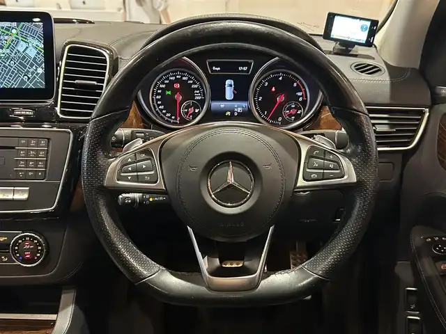 メルセデス・ベンツ ＧＬＳ３５０ｄ 4マチックスポーツ 道央・札幌 2017(平29)年 6.2万km ダイヤモンドホワイト ダイヤモンドホワイト/パノラミックスライディングルーフ/パナメリカーナグリル/harman/kardonサラウンド/本革シート/シートヒーター/レーダーセーフティパッケージ/carrozzeriaリアモニター/純正HDDナビ/フルセグTV/CD/DVD/SD/USB/Bluetooth/360°カメラ/パークトロニック/AIRMATICサスペンション/LEDインテリジェントライトシステム/アダプティブハイビームアシストプラス/パワーテールゲート