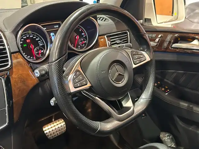 メルセデス・ベンツ ＧＬＳ３５０ｄ 4マチックスポーツ 道央・札幌 2017(平29)年 6.2万km ダイヤモンドホワイト ダイヤモンドホワイト/パノラミックスライディングルーフ/パナメリカーナグリル/harman/kardonサラウンド/本革シート/シートヒーター/レーダーセーフティパッケージ/carrozzeriaリアモニター/純正HDDナビ/フルセグTV/CD/DVD/SD/USB/Bluetooth/360°カメラ/パークトロニック/AIRMATICサスペンション/LEDインテリジェントライトシステム/アダプティブハイビームアシストプラス/パワーテールゲート