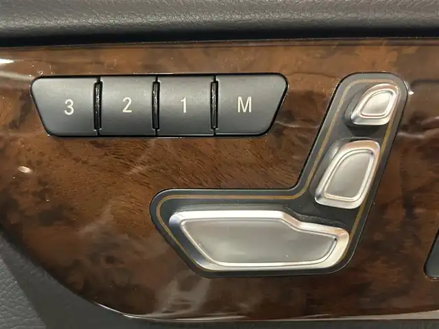 メルセデス・ベンツ ＧＬＳ３５０ｄ 4マチックスポーツ 道央・札幌 2017(平29)年 6.2万km ダイヤモンドホワイト ダイヤモンドホワイト/パノラミックスライディングルーフ/パナメリカーナグリル/harman/kardonサラウンド/本革シート/シートヒーター/レーダーセーフティパッケージ/carrozzeriaリアモニター/純正HDDナビ/フルセグTV/CD/DVD/SD/USB/Bluetooth/360°カメラ/パークトロニック/AIRMATICサスペンション/LEDインテリジェントライトシステム/アダプティブハイビームアシストプラス/パワーテールゲート