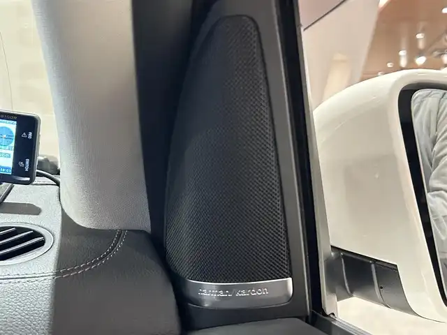 メルセデス・ベンツ ＧＬＳ３５０ｄ 4マチックスポーツ 道央・札幌 2017(平29)年 6.2万km ダイヤモンドホワイト ダイヤモンドホワイト/パノラミックスライディングルーフ/パナメリカーナグリル/harman/kardonサラウンド/本革シート/シートヒーター/レーダーセーフティパッケージ/carrozzeriaリアモニター/純正HDDナビ/フルセグTV/CD/DVD/SD/USB/Bluetooth/360°カメラ/パークトロニック/AIRMATICサスペンション/LEDインテリジェントライトシステム/アダプティブハイビームアシストプラス/パワーテールゲート