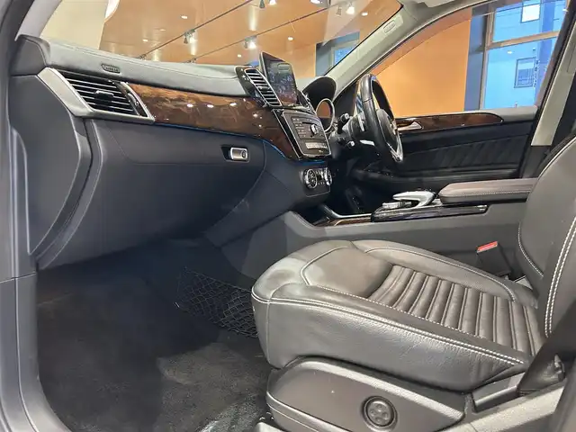メルセデス・ベンツ ＧＬＳ３５０ｄ 4マチックスポーツ 道央・札幌 2017(平29)年 6.2万km ダイヤモンドホワイト ダイヤモンドホワイト/パノラミックスライディングルーフ/パナメリカーナグリル/harman/kardonサラウンド/本革シート/シートヒーター/レーダーセーフティパッケージ/carrozzeriaリアモニター/純正HDDナビ/フルセグTV/CD/DVD/SD/USB/Bluetooth/360°カメラ/パークトロニック/AIRMATICサスペンション/LEDインテリジェントライトシステム/アダプティブハイビームアシストプラス/パワーテールゲート