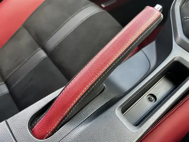 ホンダ Ｓ６６０ モデューロX バージョンZ 福島県 2021(令3)年 0.1万km プレミアムスターホワイトP Modulo X 特別仕様車（Version Z）/6F/特別仕様車専用装備/・専用ブラックアクティブスポイラー（ガーニーフラップ付）/・専用Version Zロゴ入りアルミ製コンソールプレート/・ブラックエンブレム/ModuloX共通装備/・専用スポーツレザーシート/（本革×ラックス スェード(R)/ボルドーレッド×ブラック/Modulo Xロゴ入り）/・本革巻ステアリングホイール/・チタン製シフトノブ×アルカンターラシフトブーツ/（グレーステッチ）/・専用アルカンターラ(R)×本革製サイドブレーキカバー/・グリル一体型専用フロントバンパー/・専用カラードドアミラー/・ロールトップ（ボルドーレッド）/・専用サスペンション（5段階減衰力調整機構付）/ModuloR15アルミホイール/純正ディスプレイオーディオ/「AM/FM/BT/HDMI」/バックカメラ/前席シートヒーター・クーラー/ETC/プッシュスタート/キーレスエントリー/取説・保証書・スペアキー有