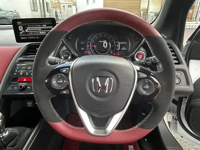 ホンダ Ｓ６６０ モデューロX バージョンZ 福島県 2021(令3)年 0.1万km プレミアムスターホワイトP Modulo X 特別仕様車（Version Z）/6F/特別仕様車専用装備/・専用ブラックアクティブスポイラー（ガーニーフラップ付）/・専用Version Zロゴ入りアルミ製コンソールプレート/・ブラックエンブレム/ModuloX共通装備/・専用スポーツレザーシート/（本革×ラックス スェード(R)/ボルドーレッド×ブラック/Modulo Xロゴ入り）/・本革巻ステアリングホイール/・チタン製シフトノブ×アルカンターラシフトブーツ/（グレーステッチ）/・専用アルカンターラ(R)×本革製サイドブレーキカバー/・グリル一体型専用フロントバンパー/・専用カラードドアミラー/・ロールトップ（ボルドーレッド）/・専用サスペンション（5段階減衰力調整機構付）/ModuloR15アルミホイール/純正ディスプレイオーディオ/「AM/FM/BT/HDMI」/バックカメラ/前席シートヒーター・クーラー/ETC/プッシュスタート/キーレスエントリー/取説・保証書・スペアキー有