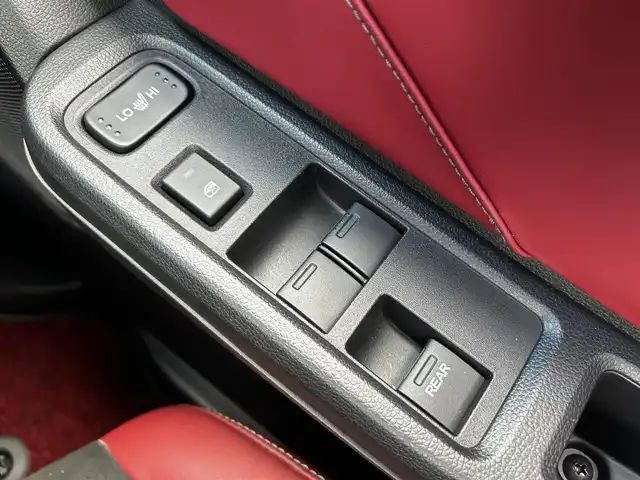 ホンダ Ｓ６６０ モデューロX バージョンZ 福島県 2021(令3)年 0.1万km プレミアムスターホワイトP Modulo X 特別仕様車（Version Z）/6F/特別仕様車専用装備/・専用ブラックアクティブスポイラー（ガーニーフラップ付）/・専用Version Zロゴ入りアルミ製コンソールプレート/・ブラックエンブレム/ModuloX共通装備/・専用スポーツレザーシート/（本革×ラックス スェード(R)/ボルドーレッド×ブラック/Modulo Xロゴ入り）/・本革巻ステアリングホイール/・チタン製シフトノブ×アルカンターラシフトブーツ/（グレーステッチ）/・専用アルカンターラ(R)×本革製サイドブレーキカバー/・グリル一体型専用フロントバンパー/・専用カラードドアミラー/・ロールトップ（ボルドーレッド）/・専用サスペンション（5段階減衰力調整機構付）/ModuloR15アルミホイール/純正ディスプレイオーディオ/「AM/FM/BT/HDMI」/バックカメラ/前席シートヒーター・クーラー/ETC/プッシュスタート/キーレスエントリー/取説・保証書・スペアキー有