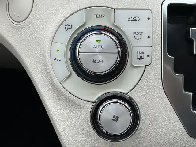 トヨタ シエンタ G 島根県 2016(平28)年 10.5万km ホワイトパールクリスタルシャイン ワンオーナー/純正SDナビ/(Bluetooth・AM・FM・CD・DVD)/フルセグテレビ/バックカメラ/両側パワースライドドア/トヨタセーフティセンス/・衝突被害軽減ブレーキ/・レーンキープアシスト/・オートハイビーム/横滑り防止装置/アイドリングストップ/ウィンカーミラー/ドアバイザー/プッシュスタート/スマートキー/ETC/LEDヘッドライト/禁煙車