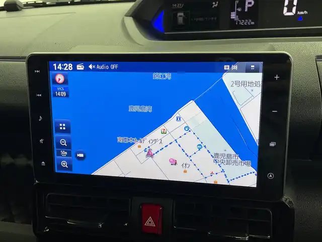 ダイハツ タント カスタム RS スタイルセレクション 鹿児島県 2022(令4)年 1.8万km シャイニングホワイトパール スマートアシストIII/ディーラーオプションナビ/（Bluetooth/CD/DVD/AM/FM/フルセグTV）/アイドリングストップ/ターボ/スペアキー/純正フリップダウンモニター/ビルトインETC/バックカメラ/全方位カメラ/ベンチシート/前後ドライブレコーダー/純正フロアマット/前席シートヒーター/ハーフレザーシート/両側パワースライドドア/純正15インチAW/前後コーナーセンサー/レーンキープアシスト/レーダークルーズコントロール/革巻ステアリング/電動パーキングブレーキ/オートホールド