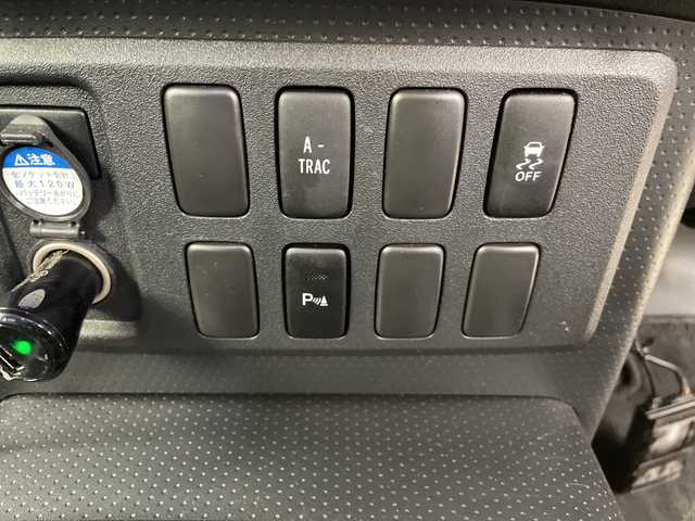 トヨタ ＦＪクルーザー 道央・札幌 2014(平26)年 9.6万km ベージュ/ホワイト ・4WD/・社外ナビ（AVIC-MRZ077）/・BT/CD/DVD/SD/フルセグTV/・バックカメラ/・クルーズコントロール/・社外LEDヘッドライト/フロントフォグランプ/・リモコンキー×2/・ETC/社外ドライブレコーダー前方/・ABS/・横滑り防止装置/・センターデフロック/・ルーフキャリア/・積込スタッドレス純正ホイール付