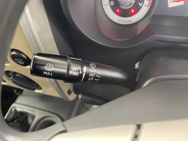 トヨタ ＦＪクルーザー 道央・札幌 2014(平26)年 9.6万km ベージュ/ホワイト ・4WD/・社外ナビ（AVIC-MRZ077）/・BT/CD/DVD/SD/フルセグTV/・バックカメラ/・クルーズコントロール/・社外LEDヘッドライト/フロントフォグランプ/・リモコンキー×2/・ETC/社外ドライブレコーダー前方/・ABS/・横滑り防止装置/・センターデフロック/・ルーフキャリア/・積込スタッドレス純正ホイール付