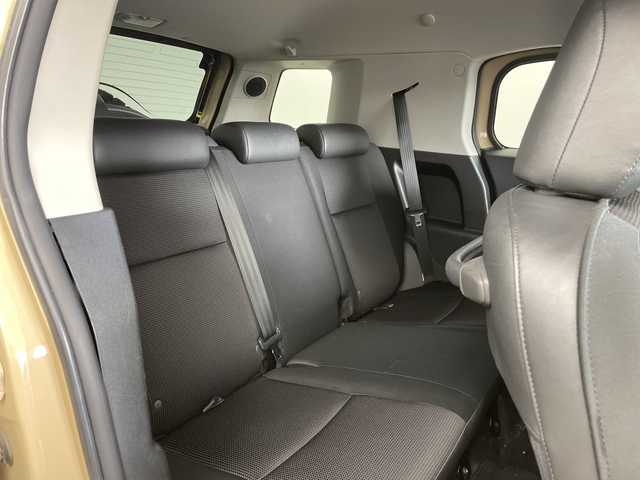 トヨタ ＦＪクルーザー 道央・札幌 2014(平26)年 9.6万km ベージュ/ホワイト ・4WD/・社外ナビ（AVIC-MRZ077）/・BT/CD/DVD/SD/フルセグTV/・バックカメラ/・クルーズコントロール/・社外LEDヘッドライト/フロントフォグランプ/・リモコンキー×2/・ETC/社外ドライブレコーダー前方/・ABS/・横滑り防止装置/・センターデフロック/・ルーフキャリア/・積込スタッドレス純正ホイール付