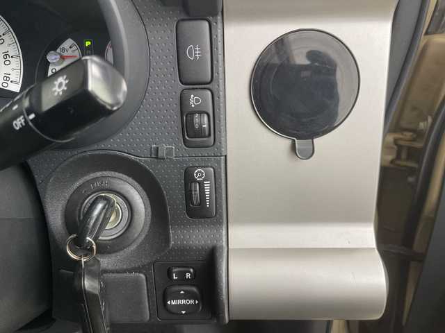 トヨタ ＦＪクルーザー 道央・札幌 2014(平26)年 9.6万km ベージュ/ホワイト ・4WD/・社外ナビ（AVIC-MRZ077）/・BT/CD/DVD/SD/フルセグTV/・バックカメラ/・クルーズコントロール/・社外LEDヘッドライト/フロントフォグランプ/・リモコンキー×2/・ETC/社外ドライブレコーダー前方/・ABS/・横滑り防止装置/・センターデフロック/・ルーフキャリア/・積込スタッドレス純正ホイール付