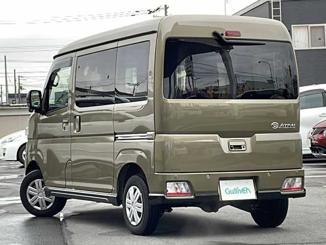 ダイハツ アトレー バン RS 道北・旭川 2022(令4)年 0.9万km オフビートカーキM /4WD//禁煙車//純正メモリーナビ/BT・CD・DVD・SD・USB・フルセグ//両側パワースライドドア//ウェルカムオープン//バックカメラ//ルーフコンソールBOX//衝突軽減ブレーキ//レーンキープアシスト//誤発進抑制装置//コーナーセンサー//アイドリングストップ//AAC//ビルトインETC//ドライブレコーダー//オートライト//オートハイビーム//LEDライト//フォグランプ//純正フロアマット//ドアバイザー//保証書//取説
