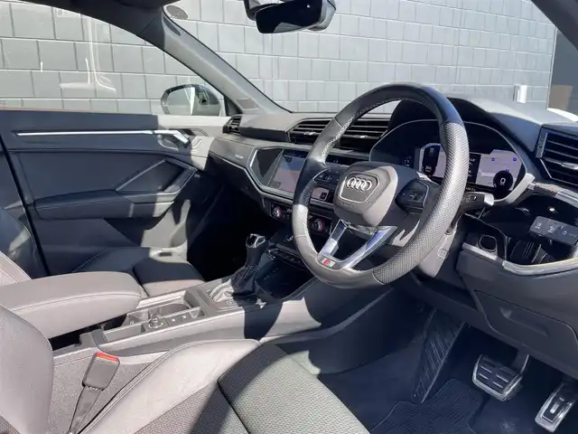 アウディ Ｑ３ SB 35TDIクワトロ Sライン 三重県 2021(令3)年 3.5万km グレー ベーシックＰＫＧ/アシスタンスＰＫＧ/ＡＣＣ/３６０°カメラ/前後ドラレコ/ブラインドスポット/ハーフレザー/シートヒーター/バーチャルコックピット/純正ナビ/ｃａｒｐｌａｙ/純正１９インチＡＷ