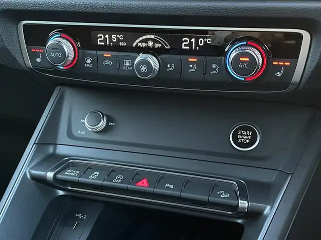 アウディ Ｑ３ SB 35TDIクワトロ Sライン 三重県 2021(令3)年 3.5万km グレー ベーシックＰＫＧ/アシスタンスＰＫＧ/ＡＣＣ/３６０°カメラ/前後ドラレコ/ブラインドスポット/ハーフレザー/シートヒーター/バーチャルコックピット/純正ナビ/ｃａｒｐｌａｙ/純正１９インチＡＷ