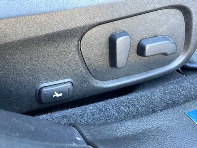 スバル レヴォーグ 1．6GT－S アイサイト 新潟県 2015(平27)年 12.9万km クリスタルブラックシリカ 純正メモリナビ/(Bluetooth/AM/FM/CD/DVD)/フルセグTV/レーダークルーズコントロール/衝突軽減システム/バックカメラ/4WD/パドルシフト/パワーシート(前席)/STIフロントスポイラー/純正AW付サマータイヤ/純正フロアマット/プッシュスタート/ETC