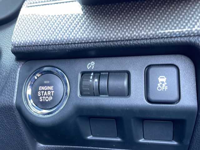 スバル レヴォーグ 1．6GT－S アイサイト 新潟県 2015(平27)年 12.9万km クリスタルブラックシリカ 純正メモリナビ/(Bluetooth/AM/FM/CD/DVD)/フルセグTV/レーダークルーズコントロール/衝突軽減システム/バックカメラ/4WD/パドルシフト/パワーシート(前席)/STIフロントスポイラー/純正AW付サマータイヤ/純正フロアマット/プッシュスタート/ETC