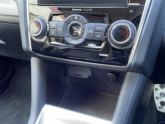 スバル レヴォーグ 1．6GT－S アイサイト 新潟県 2015(平27)年 12.9万km クリスタルブラックシリカ 純正メモリナビ/(Bluetooth/AM/FM/CD/DVD)/フルセグTV/レーダークルーズコントロール/衝突軽減システム/バックカメラ/4WD/パドルシフト/パワーシート(前席)/STIフロントスポイラー/純正AW付サマータイヤ/純正フロアマット/プッシュスタート/ETC