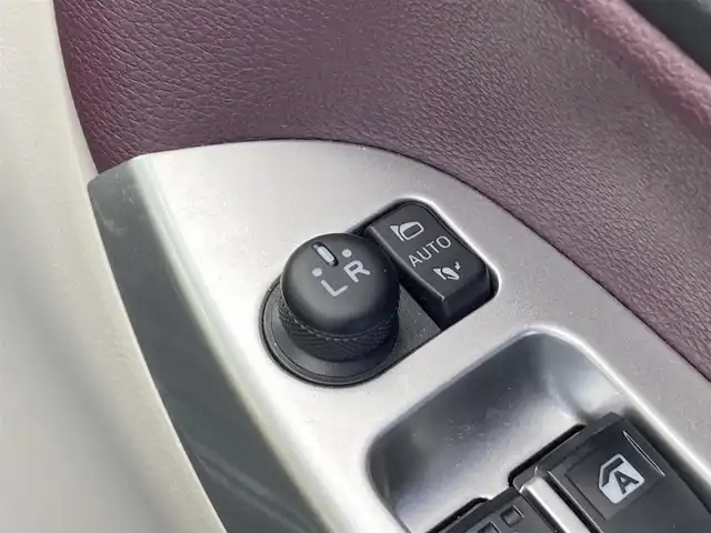 ダイハツ キャスト スタイル G ターボ SAⅢ 香川県 2018(平30)年 4.1万km ダークエメラルドマイカ 登録時走行距離：40487km/純正ルーフキャリア/純正オーディオ/　CD AUX/スマートアシスト/横滑り防止装置/アイドリングストップ/オートハイビーム/LEDヘッドライト/オートライト/レベライザヘッドライト/ETC/シートヒーター/プッシュスタート/スマートキー/スペアキー/取扱説明書/新車時保証書/ワンオーナー