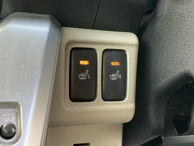 ダイハツ キャスト スタイル G ターボ SAⅢ 香川県 2018(平30)年 4.1万km ダークエメラルドマイカ 登録時走行距離：40487km/純正ルーフキャリア/純正オーディオ/　CD AUX/スマートアシスト/横滑り防止装置/アイドリングストップ/オートハイビーム/LEDヘッドライト/オートライト/レベライザヘッドライト/ETC/シートヒーター/プッシュスタート/スマートキー/スペアキー/取扱説明書/新車時保証書/ワンオーナー