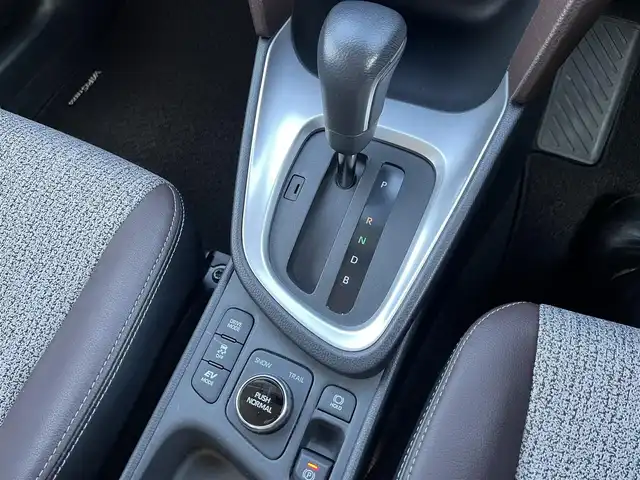 トヨタ ヤリスクロス ハイブリッド Z 鳥取県 2020(令2)年 3.7万km ブラックマイカ ４WD/純正ディスプレイオーディオ/BT/USB/バックカメラ/ETC/運転席パワーシート/前席シートヒーター/レーダークルーズコントロール/レーンキープアシスト/LEDヘットライト/フォグライト/純正18インチアルミホイール/プッシュエンジンスタート/フロアマット/ドアバイザー/保証書・取扱説明書/スペアキー