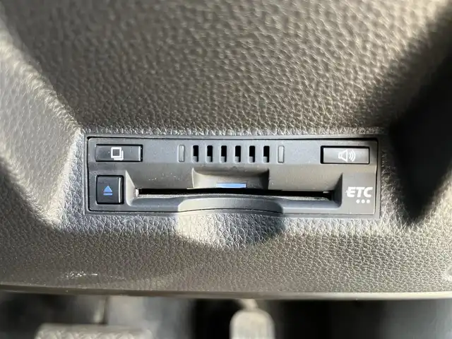 トヨタ ヤリスクロス ハイブリッド Z 鳥取県 2020(令2)年 3.7万km ブラックマイカ ４WD/純正ディスプレイオーディオ/BT/USB/バックカメラ/ETC/運転席パワーシート/前席シートヒーター/レーダークルーズコントロール/レーンキープアシスト/LEDヘットライト/フォグライト/純正18インチアルミホイール/プッシュエンジンスタート/フロアマット/ドアバイザー/保証書・取扱説明書/スペアキー