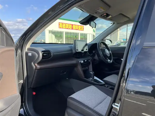 トヨタ ヤリスクロス ハイブリッド Z 鳥取県 2020(令2)年 3.7万km ブラックマイカ ４WD/純正ディスプレイオーディオ/BT/USB/バックカメラ/ETC/運転席パワーシート/前席シートヒーター/レーダークルーズコントロール/レーンキープアシスト/LEDヘットライト/フォグライト/純正18インチアルミホイール/プッシュエンジンスタート/フロアマット/ドアバイザー/保証書・取扱説明書/スペアキー