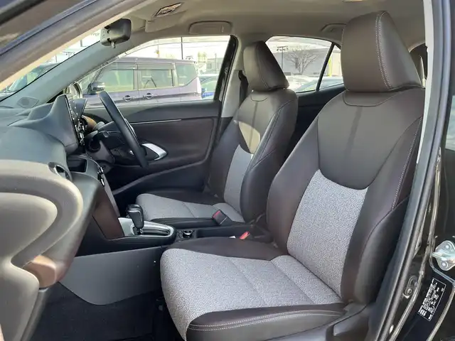 トヨタ ヤリスクロス ハイブリッド Z 鳥取県 2020(令2)年 3.7万km ブラックマイカ ４WD/純正ディスプレイオーディオ/BT/USB/バックカメラ/ETC/運転席パワーシート/前席シートヒーター/レーダークルーズコントロール/レーンキープアシスト/LEDヘットライト/フォグライト/純正18インチアルミホイール/プッシュエンジンスタート/フロアマット/ドアバイザー/保証書・取扱説明書/スペアキー