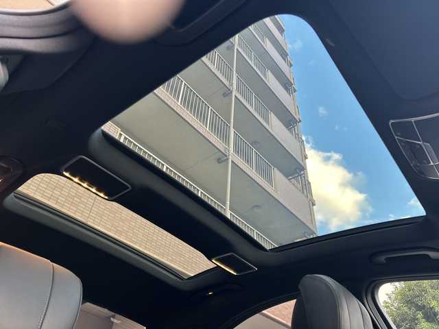 メルセデス・ベンツ Ｓ４００ AMGライン 大阪府 2017(平29)年 4.4万km ダイヤモンドホワイト ダイワモンドホワイト（799）/パノラミックスライディングルーフ/レザーエクスクルーシブパッケージ/・Burmesterサウンドシステム/・ナッパレザーシート/・リラクゼーション機能/・シートヒータープラス/・マルチコントロールシートバック/・ドライビングダイナミックシート/・赤外線反射・ノイズ軽減ガラス/AMGライン/・AMGスタイリングパッケージ/・19インチAMG5スポークアルミニウム/・メルセデスロゴ付きブレーキキャリパー/・ドリルベンチレーテッドディスク/・ステンレスアクセル・ブレーキペダル/・ブラックハイグロスポプラウッドインテリアトリム/・ヘッドアップディスプレイ/・本革巻ウッドステアリング/12インチワイドディスプレイ/・フルセグ/BT/AM/FM/360°カメラ/メモリシート/パワーシート/シートヒーター/エアシート/レーダーセーフティーパッケージ/エアーバランスパッケージ/LEDヘッドライト/アンビエントライト64色/取扱説明書/保証書/スペアキー