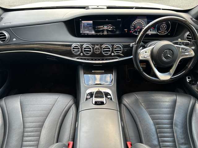 メルセデス・ベンツ Ｓ４００ AMGライン 大阪府 2017(平29)年 4.4万km ダイヤモンドホワイト ダイワモンドホワイト（799）/パノラミックスライディングルーフ/レザーエクスクルーシブパッケージ/・Burmesterサウンドシステム/・ナッパレザーシート/・リラクゼーション機能/・シートヒータープラス/・マルチコントロールシートバック/・ドライビングダイナミックシート/・赤外線反射・ノイズ軽減ガラス/AMGライン/・AMGスタイリングパッケージ/・19インチAMG5スポークアルミニウム/・メルセデスロゴ付きブレーキキャリパー/・ドリルベンチレーテッドディスク/・ステンレスアクセル・ブレーキペダル/・ブラックハイグロスポプラウッドインテリアトリム/・ヘッドアップディスプレイ/・本革巻ウッドステアリング/12インチワイドディスプレイ/・フルセグ/BT/AM/FM/360°カメラ/メモリシート/パワーシート/シートヒーター/エアシート/レーダーセーフティーパッケージ/エアーバランスパッケージ/LEDヘッドライト/アンビエントライト64色/取扱説明書/保証書/スペアキー