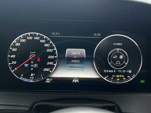 メルセデス・ベンツ Ｓ４００ AMGライン 大阪府 2017(平29)年 4.4万km ダイヤモンドホワイト ダイワモンドホワイト（799）/パノラミックスライディングルーフ/レザーエクスクルーシブパッケージ/・Burmesterサウンドシステム/・ナッパレザーシート/・リラクゼーション機能/・シートヒータープラス/・マルチコントロールシートバック/・ドライビングダイナミックシート/・赤外線反射・ノイズ軽減ガラス/AMGライン/・AMGスタイリングパッケージ/・19インチAMG5スポークアルミニウム/・メルセデスロゴ付きブレーキキャリパー/・ドリルベンチレーテッドディスク/・ステンレスアクセル・ブレーキペダル/・ブラックハイグロスポプラウッドインテリアトリム/・ヘッドアップディスプレイ/・本革巻ウッドステアリング/12インチワイドディスプレイ/・フルセグ/BT/AM/FM/360°カメラ/メモリシート/パワーシート/シートヒーター/エアシート/レーダーセーフティーパッケージ/エアーバランスパッケージ/LEDヘッドライト/アンビエントライト64色/取扱説明書/保証書/スペアキー