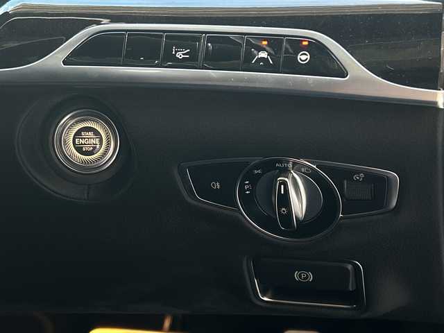 メルセデス・ベンツ Ｓ４００ AMGライン 大阪府 2017(平29)年 4.4万km ダイヤモンドホワイト ダイワモンドホワイト（799）/パノラミックスライディングルーフ/レザーエクスクルーシブパッケージ/・Burmesterサウンドシステム/・ナッパレザーシート/・リラクゼーション機能/・シートヒータープラス/・マルチコントロールシートバック/・ドライビングダイナミックシート/・赤外線反射・ノイズ軽減ガラス/AMGライン/・AMGスタイリングパッケージ/・19インチAMG5スポークアルミニウム/・メルセデスロゴ付きブレーキキャリパー/・ドリルベンチレーテッドディスク/・ステンレスアクセル・ブレーキペダル/・ブラックハイグロスポプラウッドインテリアトリム/・ヘッドアップディスプレイ/・本革巻ウッドステアリング/12インチワイドディスプレイ/・フルセグ/BT/AM/FM/360°カメラ/メモリシート/パワーシート/シートヒーター/エアシート/レーダーセーフティーパッケージ/エアーバランスパッケージ/LEDヘッドライト/アンビエントライト64色/取扱説明書/保証書/スペアキー