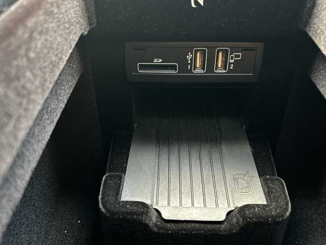 メルセデス・ベンツ Ｓ４００ AMGライン 大阪府 2017(平29)年 4.4万km ダイヤモンドホワイト ダイワモンドホワイト（799）/パノラミックスライディングルーフ/レザーエクスクルーシブパッケージ/・Burmesterサウンドシステム/・ナッパレザーシート/・リラクゼーション機能/・シートヒータープラス/・マルチコントロールシートバック/・ドライビングダイナミックシート/・赤外線反射・ノイズ軽減ガラス/AMGライン/・AMGスタイリングパッケージ/・19インチAMG5スポークアルミニウム/・メルセデスロゴ付きブレーキキャリパー/・ドリルベンチレーテッドディスク/・ステンレスアクセル・ブレーキペダル/・ブラックハイグロスポプラウッドインテリアトリム/・ヘッドアップディスプレイ/・本革巻ウッドステアリング/12インチワイドディスプレイ/・フルセグ/BT/AM/FM/360°カメラ/メモリシート/パワーシート/シートヒーター/エアシート/レーダーセーフティーパッケージ/エアーバランスパッケージ/LEDヘッドライト/アンビエントライト64色/取扱説明書/保証書/スペアキー